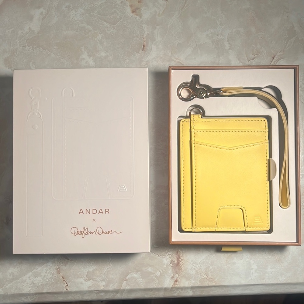 Andar Denner wallet sunny